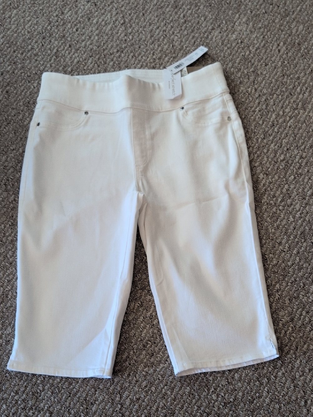 Chico's White Pull-On Bermuda Shorts